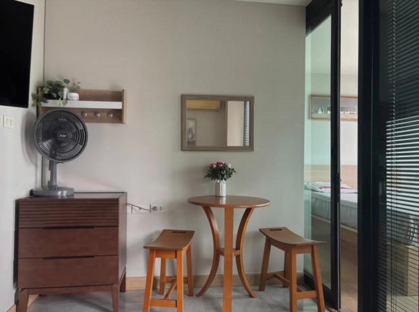 รูป 1 ห้องนอน | 1 ห้องน้ำ | BTS Phloen Chit | 26 ตร.ม. | 11,000 บาท/เดือน | ชั้น 3 — Socio Ruamrudee กรุงเทพฯ - รูปที่ 9/10