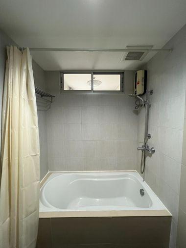 picture 1Bed | 1Bath | BTS Phrom Phong | 51sqm | THB 20,000/mo | Fl.8 — Condo One X Sukhumvit 26 Bangkok - 9/10