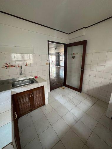 รูป 3 ห้องนอน | 2 ห้องน้ำ | BTS Udom Suk | 380 ตร.ม. | 30,000 บาท/เดือน | ชั้น 1 — Green Ville Condo Sukhumvit 101 กรุงเทพฯ - รูปที่ 1/9