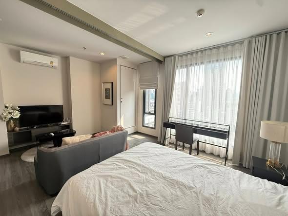 picture 1Bed | 1Bath | BTS Victory Monument | 37sqm | THB 23,000/mo | Fl.15 — Ideo Mobi Rangnam Bangkok - 1/3