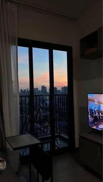 picture 1Bed | 1Bath | BTS Thong Lo | 32.3sqm | THB 18,000/mo | Fl.19 — The Base Phetchaburi-Thonglor Bangkok - 4/5