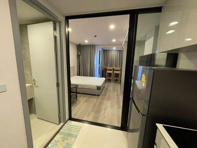 picture 1Bed | 1Bath | MRT Huai Khwang | 26sqm | THB 18,000/mo | Fl.9 — Soho Bangkok Ratchada Bangkok - 2/5