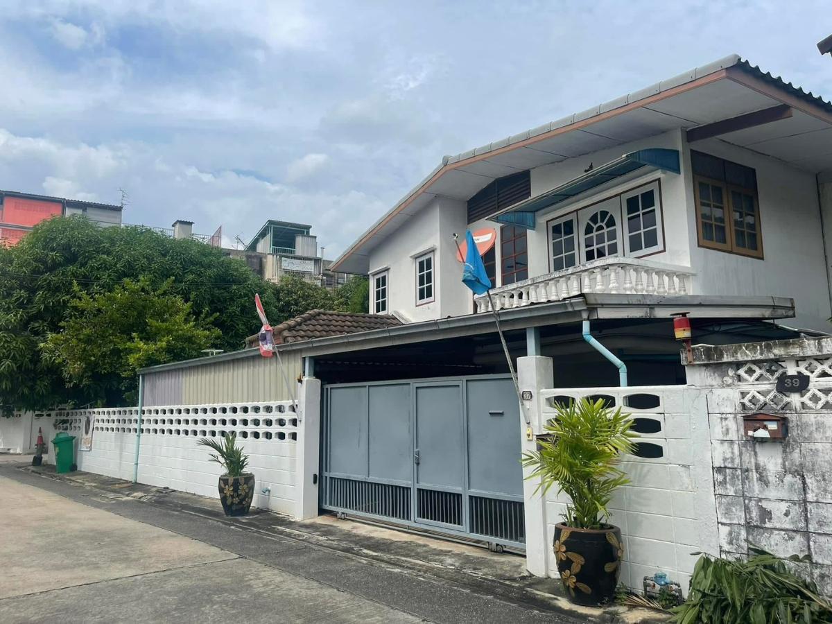 รูป 3 ห้องนอน | 2 ห้องน้ำ | BTS Udom Suk | 380 ตร.ม. | 30,000 บาท/เดือน | ชั้น 1 — Green Ville Condo Sukhumvit 101 กรุงเทพฯ - รูปที่ 5/9