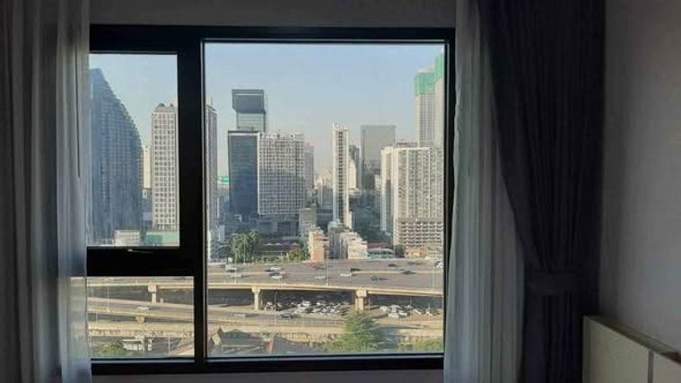 picture 1Bed | 1Bath | MRT Phetchaburi | 30sqm | THB 18,000/mo | Fl.19 — Life Asoke Bangkok - 2/5