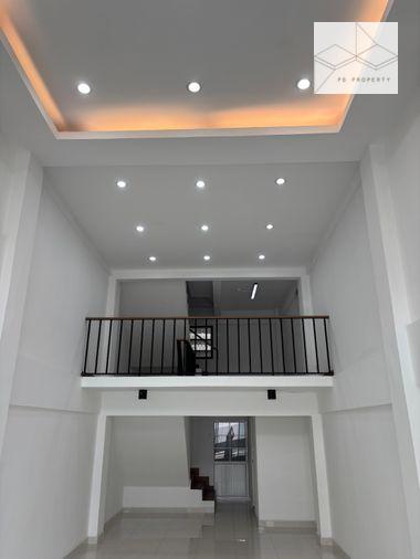รูป ให้เช่าตึกแถว 4 ชั้น ติดถนนอ่อนนุช | 3 ห้องนอน 3 ห้องน้ำ | 1 ห้องครัว Line: puttcapital - รูปที่ 4/6