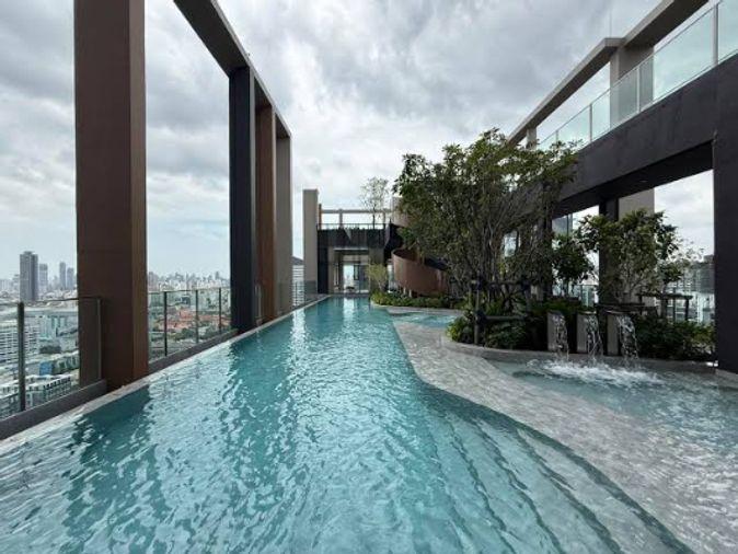 picture 1Bed | 1Bath | MRT Phra Ram 9 | 27sqm | THB 18,000/mo | Fl.24 — Nue District R9 Bangkok - 2/10