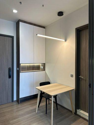 รูป 1 ห้องนอน | 1 ห้องน้ำ | BTS Saphan Taksin | 37 ตร.ม. | 27,000 บาท/เดือน | ชั้น 33 — Rhythm Charoenkrung Pavilion กรุงเทพฯ - รูปที่ 2/10