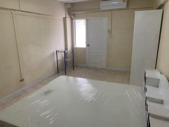 รูป 1 ห้องนอน | 1 ห้องน้ำ | BTS Wongwian Yai | 21 ตร.ม. | 3,000 บาท/เดือน | ชั้น 4 — Sombatburi กรุงเทพฯ - รูปที่ 4/5