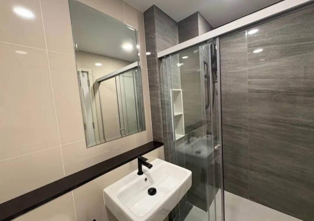 picture 1Bed | 1Bath | MRT Si Lom | 35sqm | THB 15,000/mo | Fl.2 — Supalai Sense Srinakarin Bangkok - 8/10