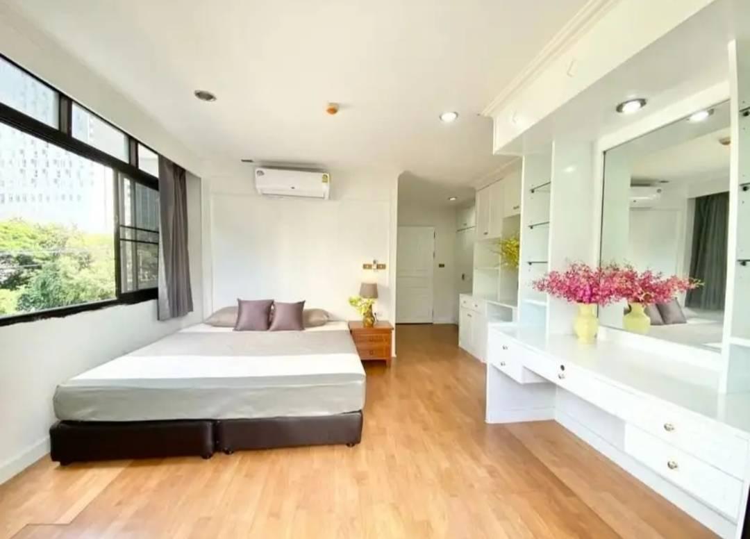 picture 2Bed | 2Bath | BTS Thong Lo | 127sqm | THB 39,000/mo | Fl.3 — Waterford Park Condominium Bangkok - 1/10