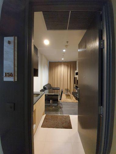รูป 1 ห้องนอน | 1 ห้องน้ำ | BTS Asok | 32 ตร.ม. | 22,000 บาท/เดือน | ชั้น 5 — Edge Sukhumvit 23 กรุงเทพฯ - รูปที่ 1/10