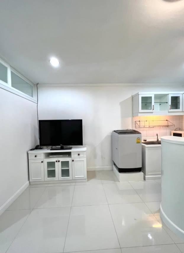 picture 1Bed | 1Bath | BTS Phrom Phong | 50sqm | THB 20,000/mo | Fl.10 — Supalai Place Sukhumvit 39 Bangkok - 2/10