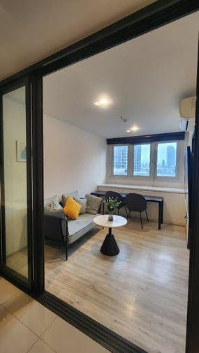 picture 1Bed | 1Bath | MRT Huai Khwang | 35sqm | THB 21,000/mo | Fl.9 — XT Huaikhwang Bangkok - 2/5