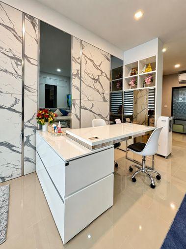 รูป ขายทาวน์โฮม Patio Watcharapol–Ramintra | 3 ชั้น | เฟอร์นิเจอร์ครบ | พร้อมเข้าอยู่ เหมาะสำหรับครอบครัว หรือผู้ที่ต้องการพื้นที่สำหรับ Home Office - รูปที่ 5/23