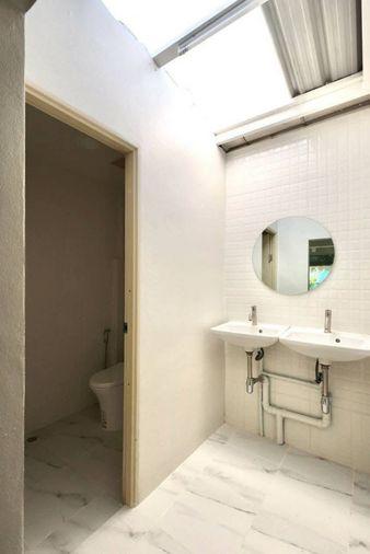 รูป 6 ห้องนอน | 2 ห้องน้ำ | BTS Saint Louis | 180 ตร.ม. | 40,000 บาท/เดือน | ชั้น 1 — The Room Sathorn-St.louis กรุงเทพฯ - รูปที่ 5/10