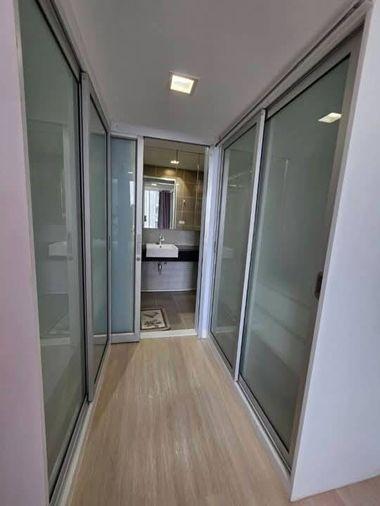 รูป 1 ห้องนอน | 2 ห้องน้ำ | MRT Huai Khwang | 32 ตร.ม. | 10,000 บาท/เดือน | ชั้น 5 — The Colory Vivid กรุงเทพฯ - รูปที่ 8/10