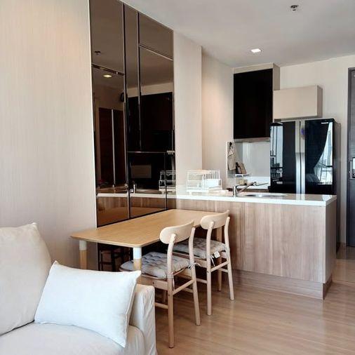 รูป 1 ห้องนอน | 1 ห้องน้ำ | BTS Saphan Taksin | 45 ตร.ม. | 28,000 บาท/เดือน | ชั้น 30 — Rhythm Sathorn กรุงเทพฯ - รูปที่ 2/5