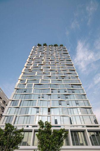 picture 1Bed | 2Bath | BTS Chit Lom | 86sqm | THB 190,000/mo | Fl.14 — Q Langsuan Bangkok - 1/10