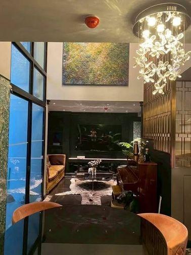 รูป 3 ห้องนอน | 4 ห้องน้ำ | BTS Chit Lom | 182 ตร.ม. | 180,000 บาท/เดือน | ชั้น 1 — Na Vara Residence กรุงเทพฯ - รูปที่ 1/5