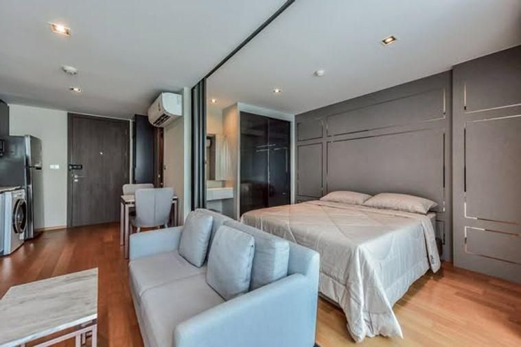 รูป 1 ห้องนอน | 1 ห้องน้ำ | BTS Sala Daeng | 33 ตร.ม. | 22,000 บาท/เดือน | ชั้น 4 — Altitude Define กรุงเทพฯ - รูปที่ 2/5
