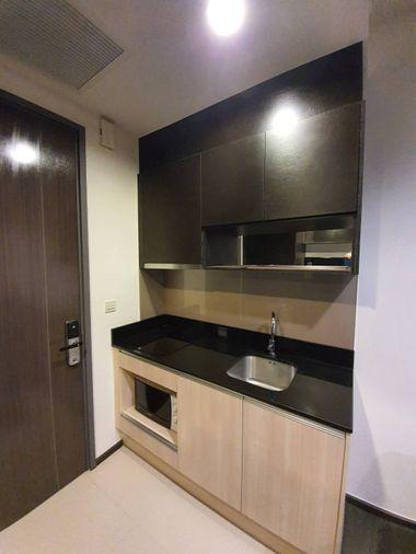 รูป 1 ห้องนอน | 1 ห้องน้ำ | BTS Asok | 32 ตร.ม. | 22,000 บาท/เดือน | ชั้น 5 — Edge Sukhumvit 23 กรุงเทพฯ - รูปที่ 4/10