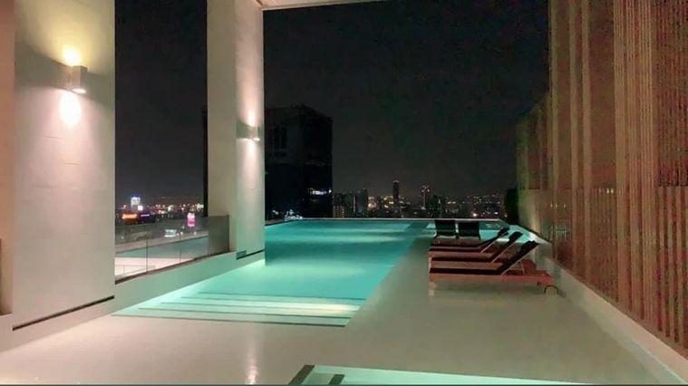 picture 1Bed | 1Bath | MRT Sukhumvit | 52sqm | THB 50,000/mo | Fl.29 — The Esse Asoke Bangkok - 2/4