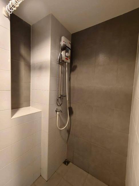 picture 1Bed | 1Bath | BTS Chang Erawan | 29sqm | THB 9,000/mo | Fl.14 — The Trust Condo Bangkok - 9/10