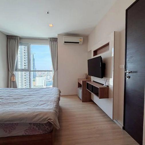 รูป 1 ห้องนอน | 1 ห้องน้ำ | BTS Saphan Taksin | 45 ตร.ม. | 26,000 บาท/เดือน | ชั้น 30 — Rhythm Sathorn กรุงเทพฯ - รูปที่ 3/5