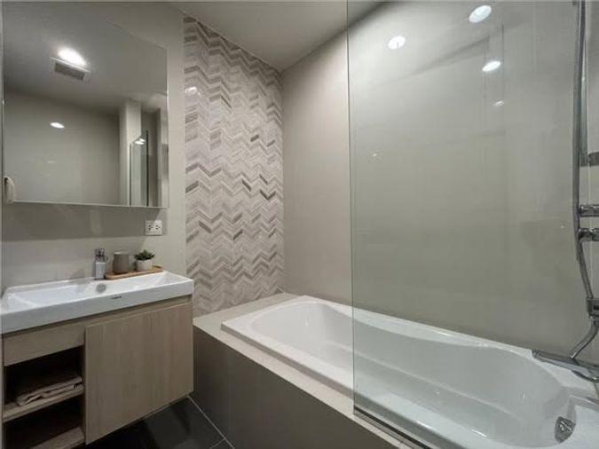 รูป 1 ห้องนอน | 1 ห้องน้ำ | BTS Phra Khanong | 35 ตร.ม. | 20,000 บาท/เดือน | ชั้น 38 — Oka Haus กรุงเทพฯ - รูปที่ 3/5