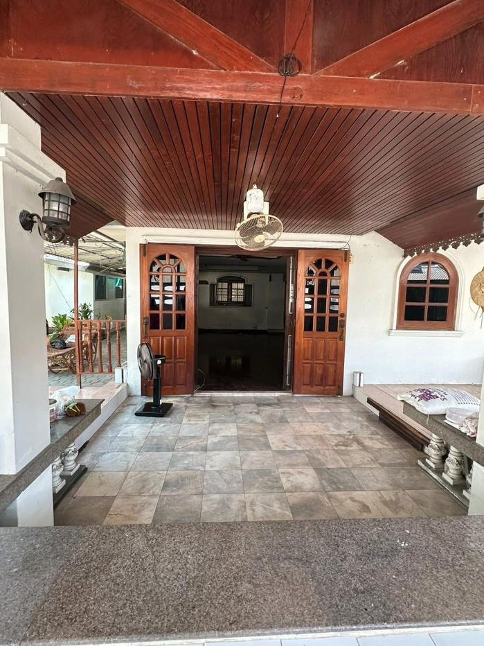 รูป 3 ห้องนอน | 2 ห้องน้ำ | BTS Udom Suk | 380 ตร.ม. | 30,000 บาท/เดือน | ชั้น 1 — Green Ville Condo Sukhumvit 101 กรุงเทพฯ - รูปที่ 2/9