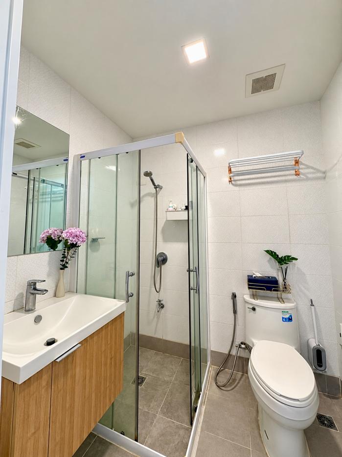 รูป ขายทาวน์โฮม Patio Watcharapol–Ramintra | 3 ชั้น | เฟอร์นิเจอร์ครบ | พร้อมเข้าอยู่ เหมาะสำหรับครอบครัว หรือผู้ที่ต้องการพื้นที่สำหรับ Home Office - รูปที่ 15/23