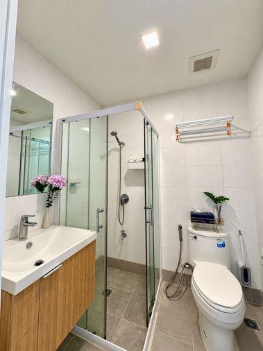 รูป ขายทาวน์โฮม Patio Watcharapol–Ramintra | 3 ชั้น | เฟอร์นิเจอร์ครบ | พร้อมเข้าอยู่ เหมาะสำหรับครอบครัว หรือผู้ที่ต้องการพื้นที่สำหรับ Home Office - รูปที่ 15/23