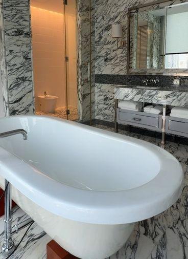 รูป Your Private Ritz-Carlton Residence, 3 Bedrooms, Fully Furnished - รูปที่ 8/9
