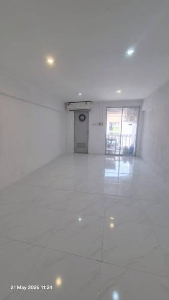 picture 1Bed | 1Bath | BTS On Nut | 31sqm | THB 4,000/mo | Fl.9 — Regent Pattanakarn Bangkok - 1/2