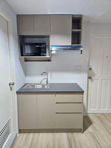 รูป สตูดิโอ | 1 ห้องน้ำ | BTS Sala Daeng | 33 ตร.ม. | 18,000 บาท/เดือน | ชั้น 4 — Silom Complex กรุงเทพฯ - รูปที่ 7/10