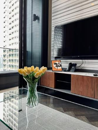 picture 1Bed | 1Bath | BTS Thong Lo | 39sqm | THB 50,000/mo | Fl.17 — The Esse Sukhumvit 36 Bangkok - 4/5