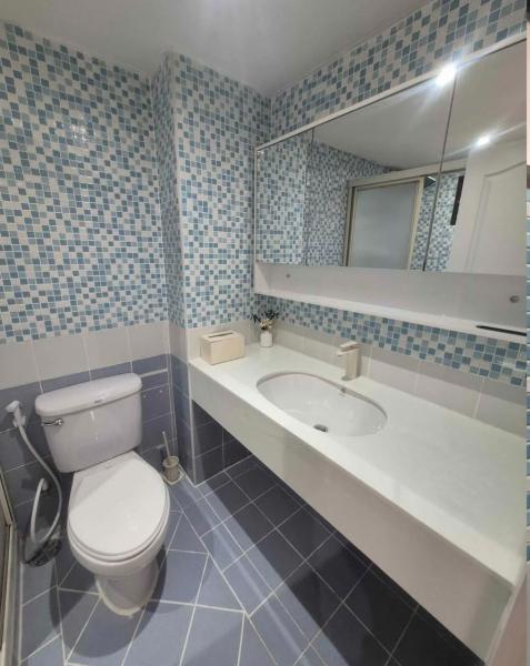 picture 1Bed | 1Bath | BTS Surasak | 31sqm | THB 12,000/mo | Fl.9 — Lumpini Ville Phra Mae Maree-Sathorn Bangkok - 9/10