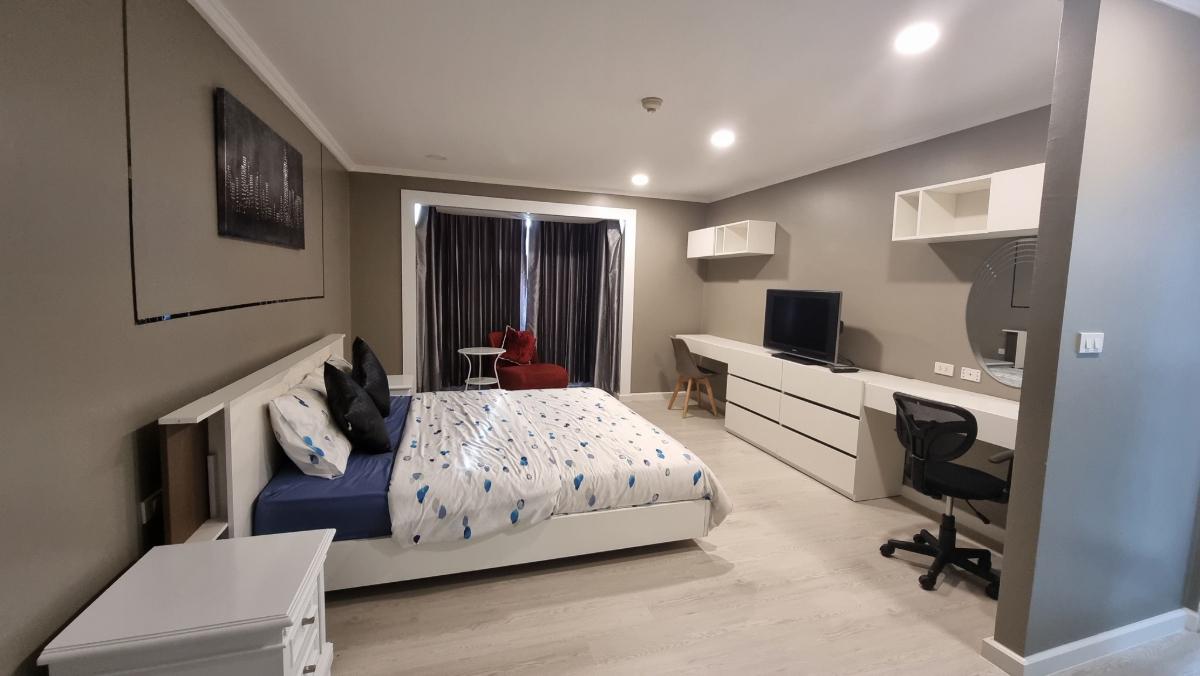 picture 1Bed | 1Bath | BTS Nana | 67sqm | THB 22,000/mo | Fl.11 — Omni Tower Bangkok - 5/10