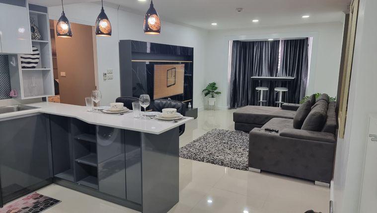 picture 1Bed | 1Bath | BTS Nana | 67sqm | THB 22,000/mo | Fl.11 — Omni Tower Bangkok - 1/10