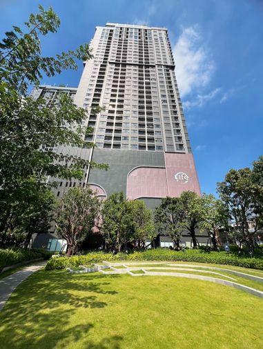 รูป 1 ห้องนอน | 1 ห้องน้ำ | MRT Queen Sirikit National Convention Centre | 40 ตร.ม. | 29,000 บาท/เดือน | ชั้น 33 — Life Rama 4 - Asoke กรุงเทพฯ - รูปที่ 1/10