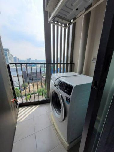 picture Studio | 1Bath | BTS Ekkamai | 30sqm | THB 23,000/mo | Fl.20 — Rhythm Ekkamai Bangkok - 3/5