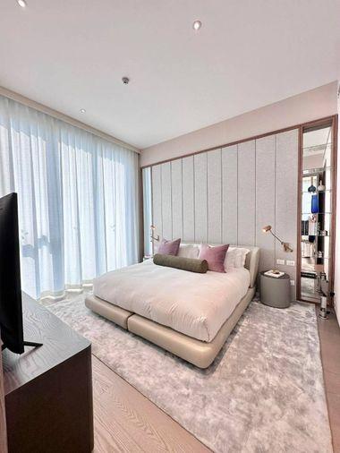 picture 1Bed | 2Bath | BTS Chit Lom | 86sqm | THB 190,000/mo | Fl.14 — Q Langsuan Bangkok - 7/10