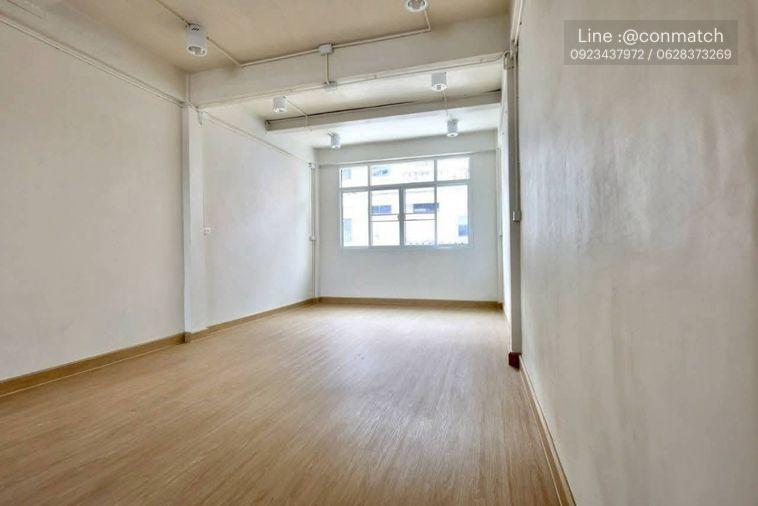 รูป 6 ห้องนอน | 2 ห้องน้ำ | BTS Saint Louis | 180 ตร.ม. | 40,000 บาท/เดือน | ชั้น 1 — The Room Sathorn-St.louis กรุงเทพฯ - รูปที่ 8/10