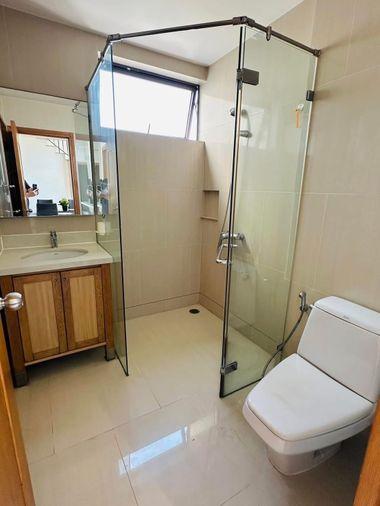 รูป 2 ห้องนอน | 2 ห้องน้ำ | BTS Phrom Phong | 126 ตร.ม. | 85,000 บาท/เดือน | ชั้น 29 — The Emporio Place กรุงเทพฯ - รูปที่ 9/10