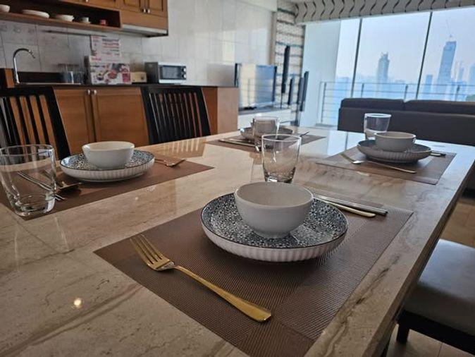 รูป 2 ห้องนอน | 2 ห้องน้ำ | MRT Phetchaburi | 68 ตร.ม. | 35,000 บาท/เดือน | ชั้น 34 — My Resort Bangkok กรุงเทพฯ - รูปที่ 1/4