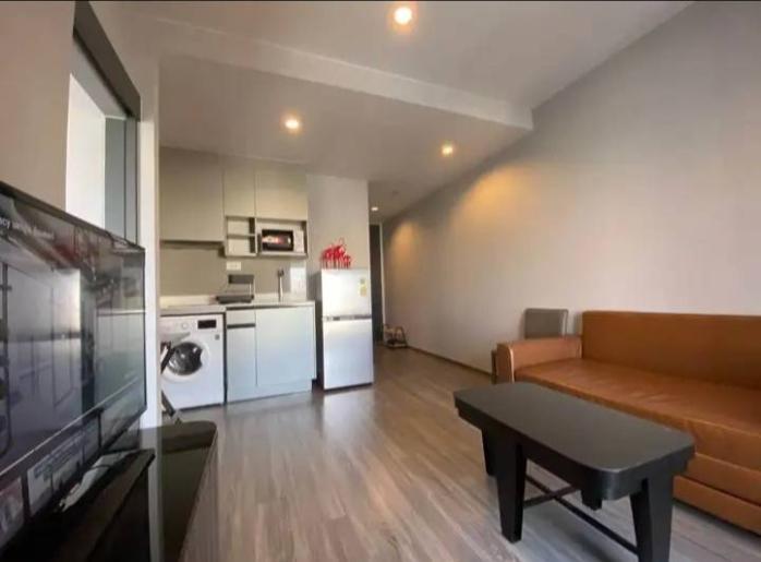 picture 1Bed | 1Bath | BTS Phaya Thai | 36sqm | THB 24,000/mo | Fl.18 — Ideo Mobi Rangnam Bangkok - 7/10