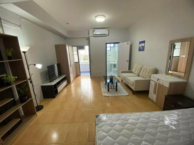 picture 1Bed | 1Bath | BTS On Nut | 32sqm | THB 8,000/mo | Fl.5 — Baan Boonyapitak Bangkok - 2/5