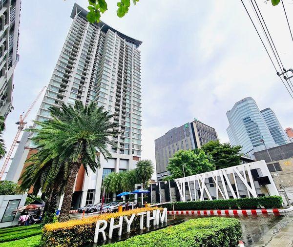รูป 2 ห้องนอน | 2 ห้องน้ำ | MRT Huai Khwang | 74 ตร.ม. | 35,000 บาท/เดือน | ชั้น 15 — RHYTHM Ratchada- Huaikwang กรุงเทพฯ - รูปที่ 1/10