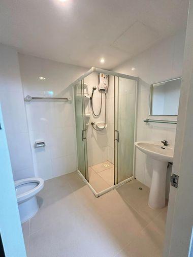 รูป 1 ห้องนอน | 1 ห้องน้ำ | BTS Udom Suk | 47 ตร.ม. | 10,000 บาท/เดือน | ชั้น 1 — The Escape Condo กรุงเทพฯ - รูปที่ 1/6