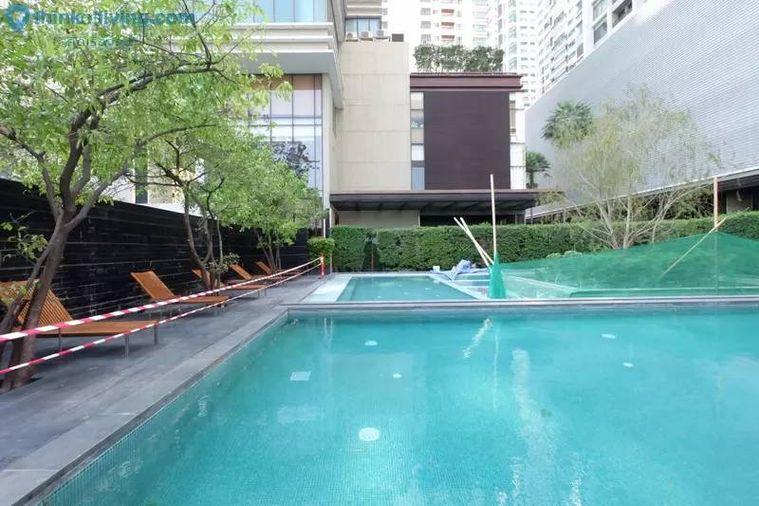 รูป 1 ห้องนอน | 1 ห้องน้ำ | BTS Phrom Phong | 50 ตร.ม. | 33,000 บาท/เดือน | ชั้น 32 — The Emporio Place กรุงเทพฯ - รูปที่ 1/9
